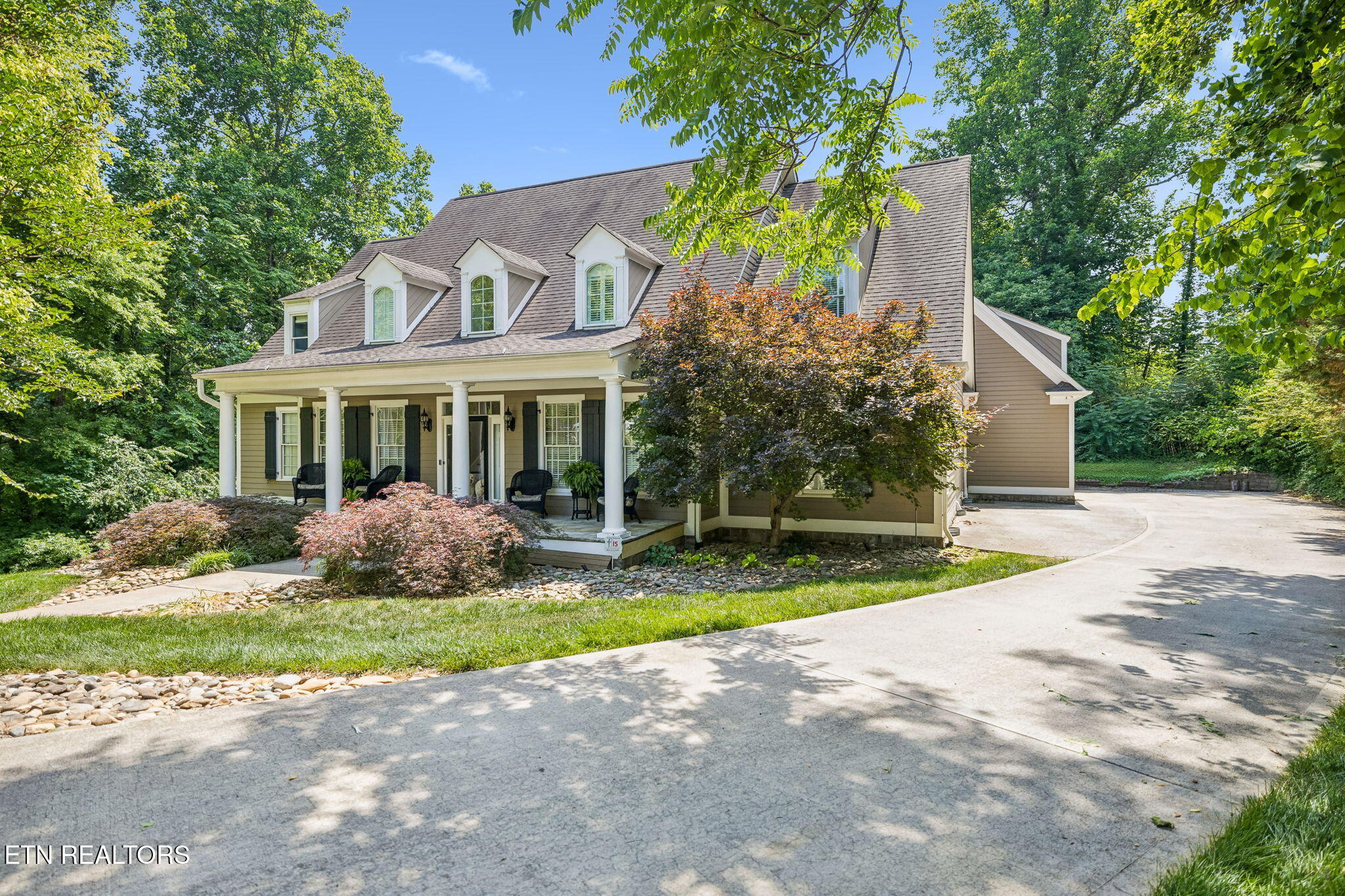 609 Commodore Lane