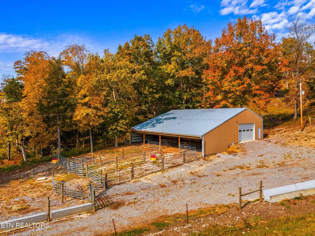 Photo of 5671 Mountain Valley Rd Rd, Thorn Hill, TN 37881 (MLS # 1283611)