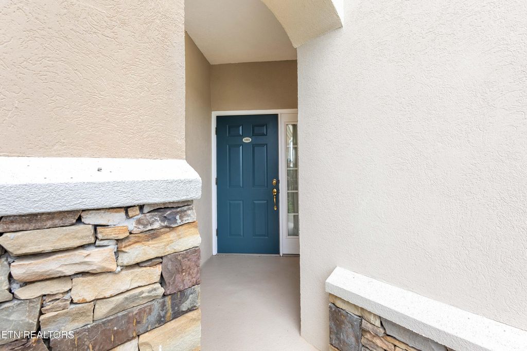 Photo of 545 Rarity Bay Pkwy #101, Vonore, TN 37885 (MLS # 1265729)