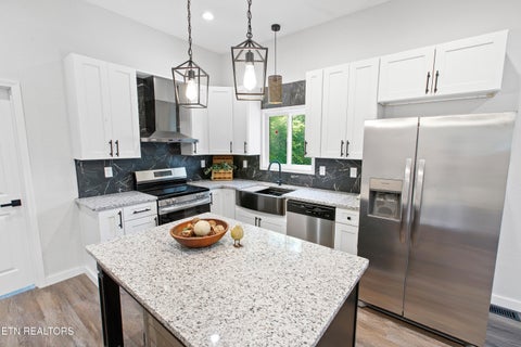 Tiny photo for 33 Melrose Ave, Englewood, TN 37329 (MLS # 1360475)