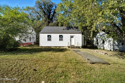 Photo of 2009 Seminole Ave, Knoxville, TN 37915 (MLS # 1319139)