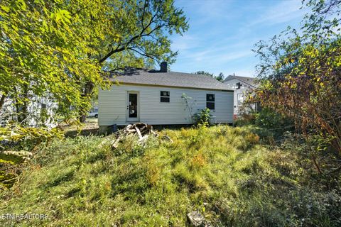 Tiny photo for 2009 Seminole Ave, Knoxville, TN 37915 (MLS # 1319139)