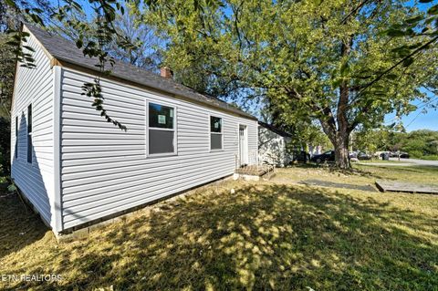 Tiny photo for 2009 Seminole Ave, Knoxville, TN 37915 (MLS # 1319139)