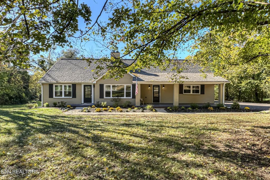 Photo of 2713 Byington Beaver Ridge Rd, Knoxville, TN 37931 (MLS # 1320232)