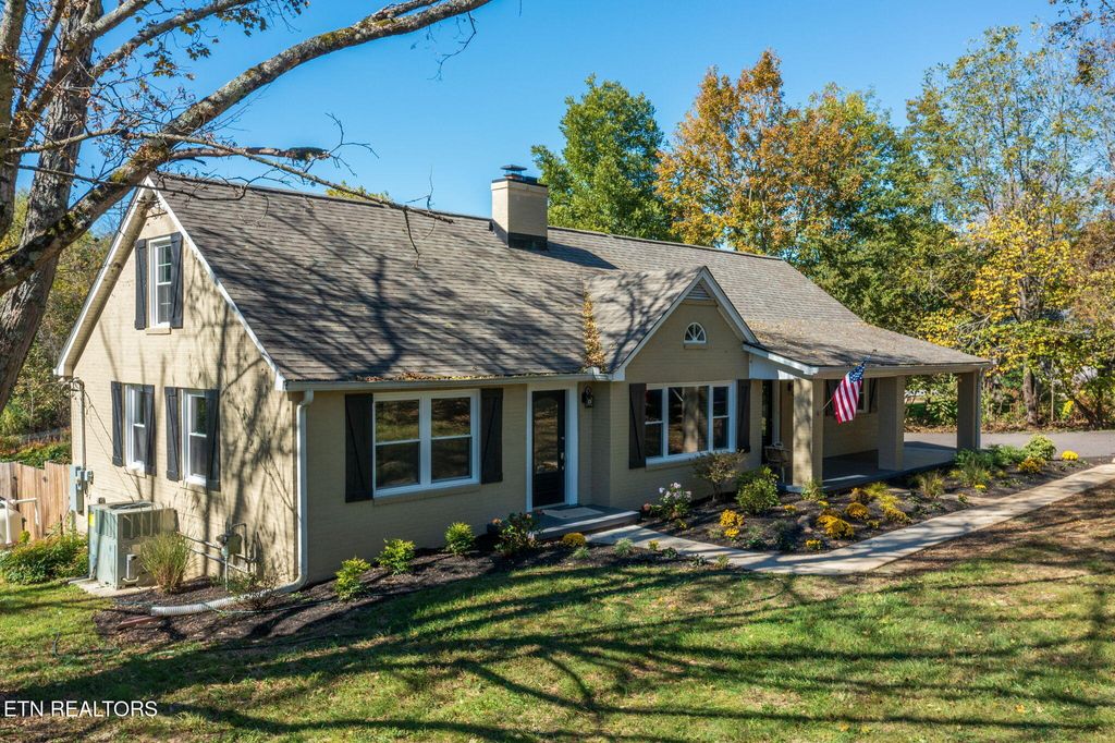 Photo of 2713 Byington Beaver Ridge Rd, Knoxville, TN 37931 (MLS # 1320232)