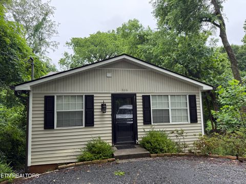 Photo of 306 Kingston Court, Knoxville, TN 37919 (MLS # 1342036)