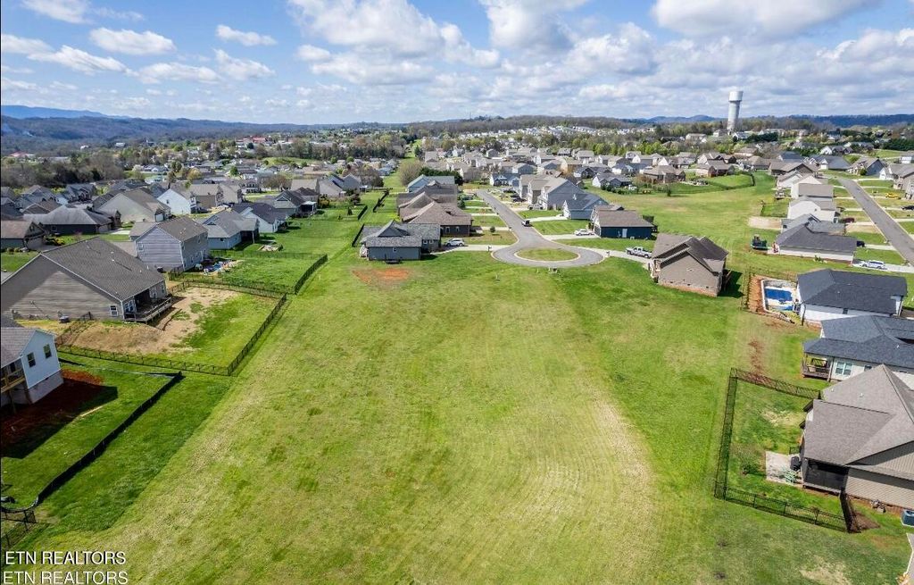 Photo of 82 Alden Glenn Court, Sevierville, TN 37876 (MLS # 1299107)