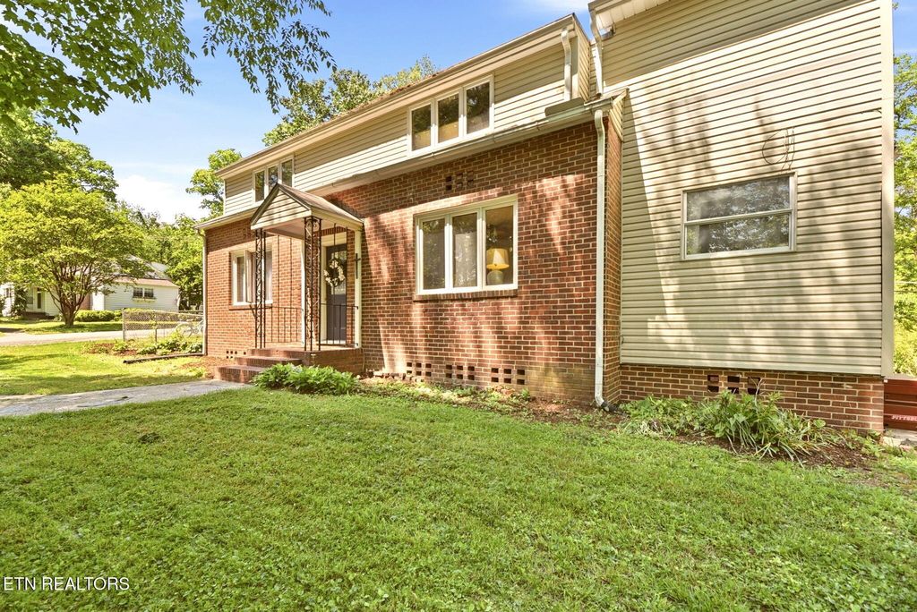 Photo of 55 Dogwood Rd, Norris, TN 37828 (MLS # 1338159)