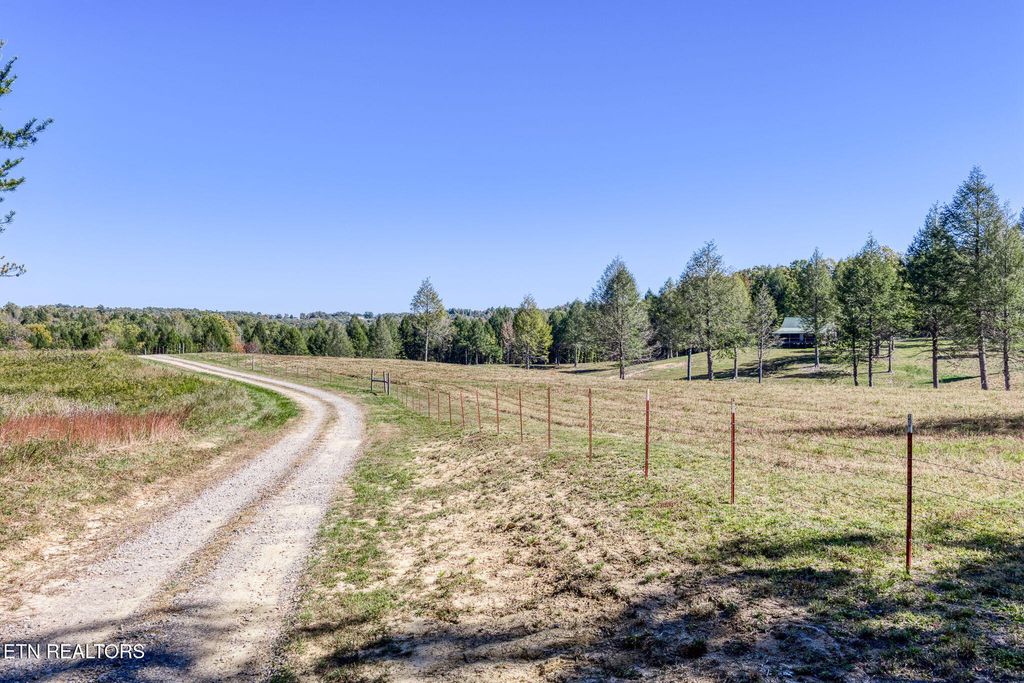 Photo of 4832 Lovejoy Rd, Monterey, TN 38574 (MLS # 1333646)