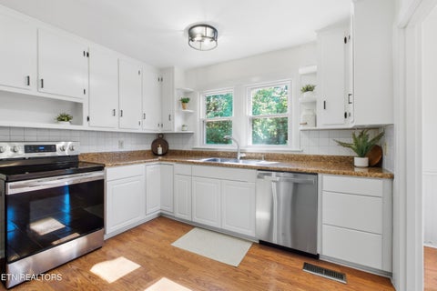 Tiny photo for 2728 Forestdale Ave, Knoxville, TN 37917 (MLS # 1357459)