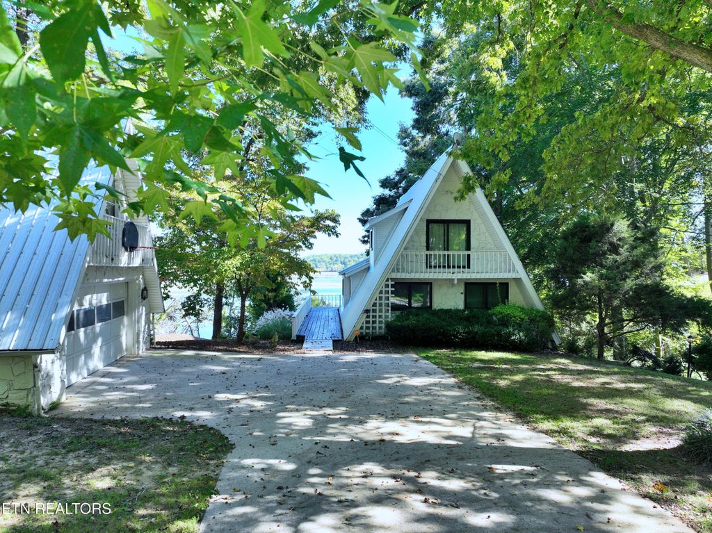 Photo of 211 Dabbs Drive, Spring City, TN 37381 (MLS # 1357834)