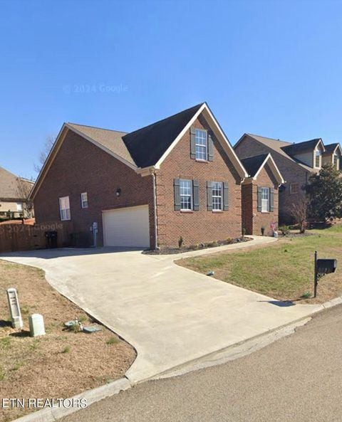 Single Family Residence in Knoxville TN 1732 Apple Grove Lane.jpg