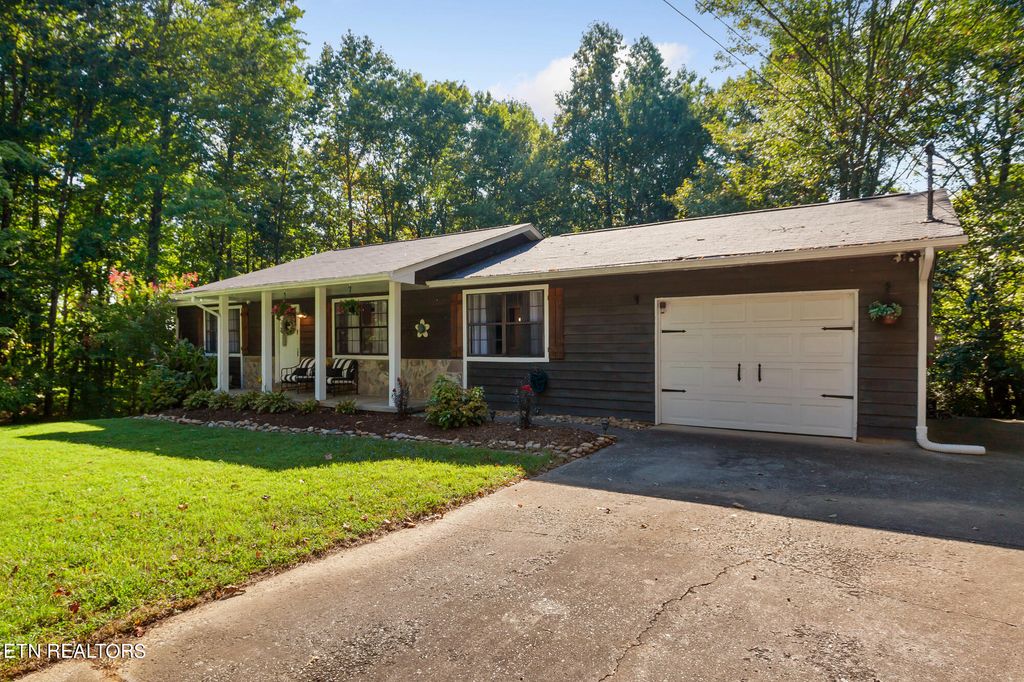 Photo of 410 Den Lane, Heiskell, TN 37754 (MLS # 1274884)