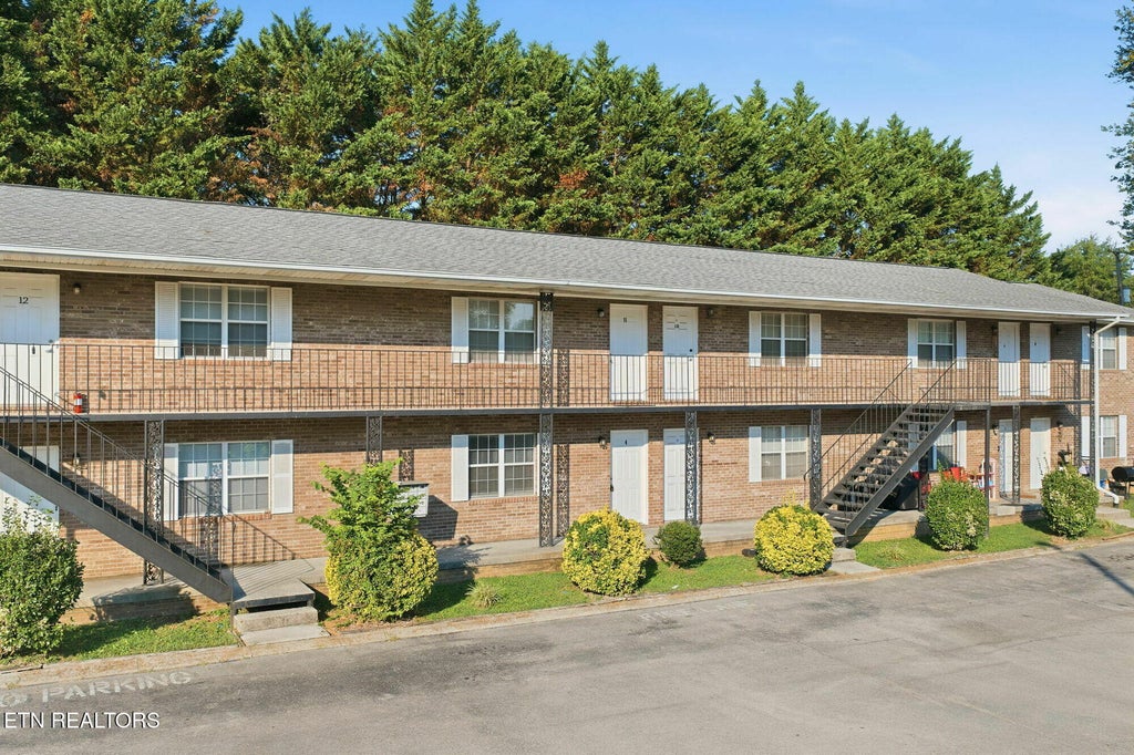 Photo of 706 E Inskip Drive, Knoxville, TN 37912 (MLS # 1354944)