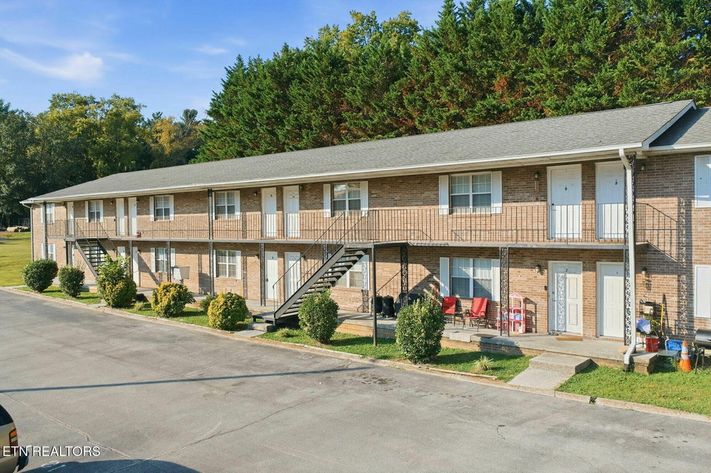 Photo of 706 E Inskip Drive, Knoxville, TN 37912 (MLS # 1354944)
