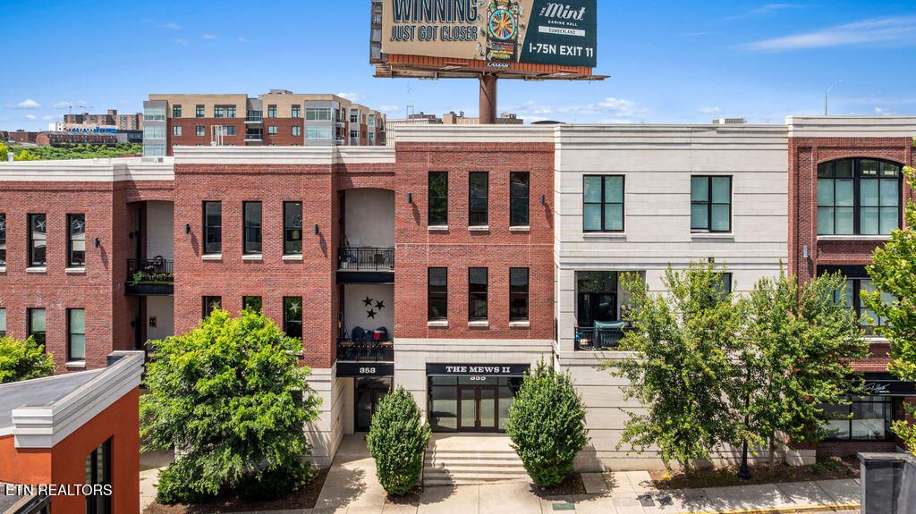 Photo of 353 Ogden St #303, Knoxville, TN 37917 (MLS # 1306803)