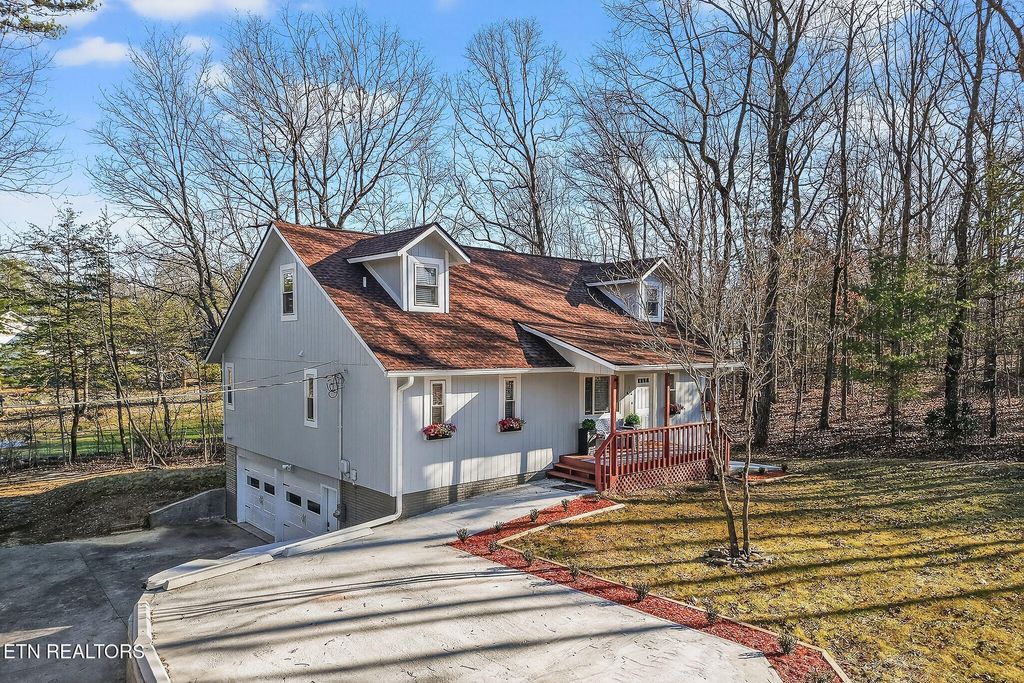 Photo of 16 Pomeroy Court, Crossville, TN 38558 (MLS # 1325281)