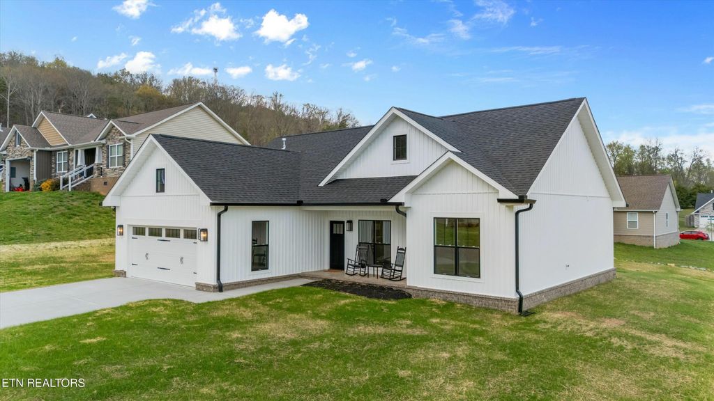 Photo of 200 Jason Hovater Way, Clinton, TN 37716 (MLS # 1295608)