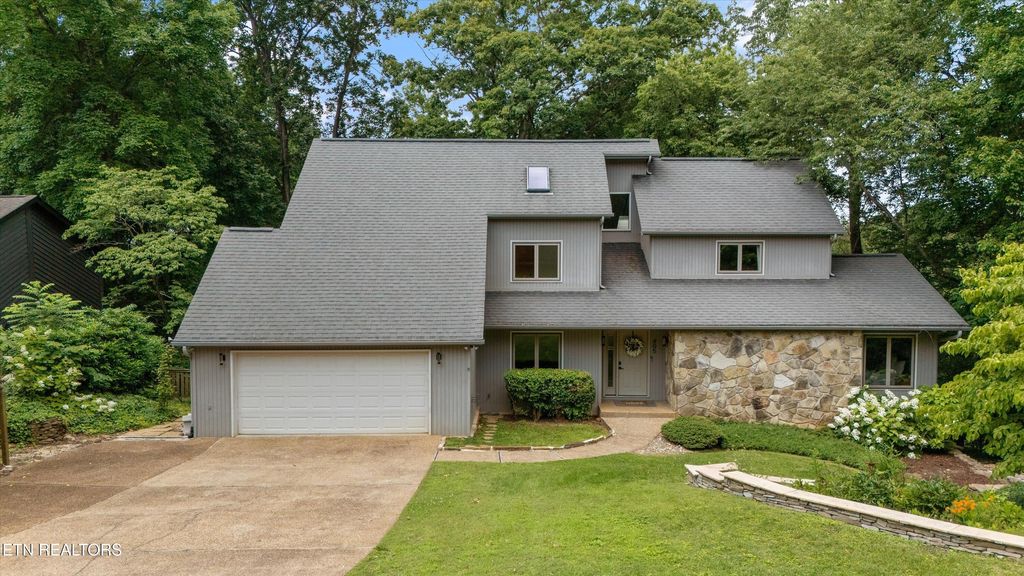 Photo of 405 Sugarwood Drive, Knoxville, TN 37934 (MLS # 1312904)