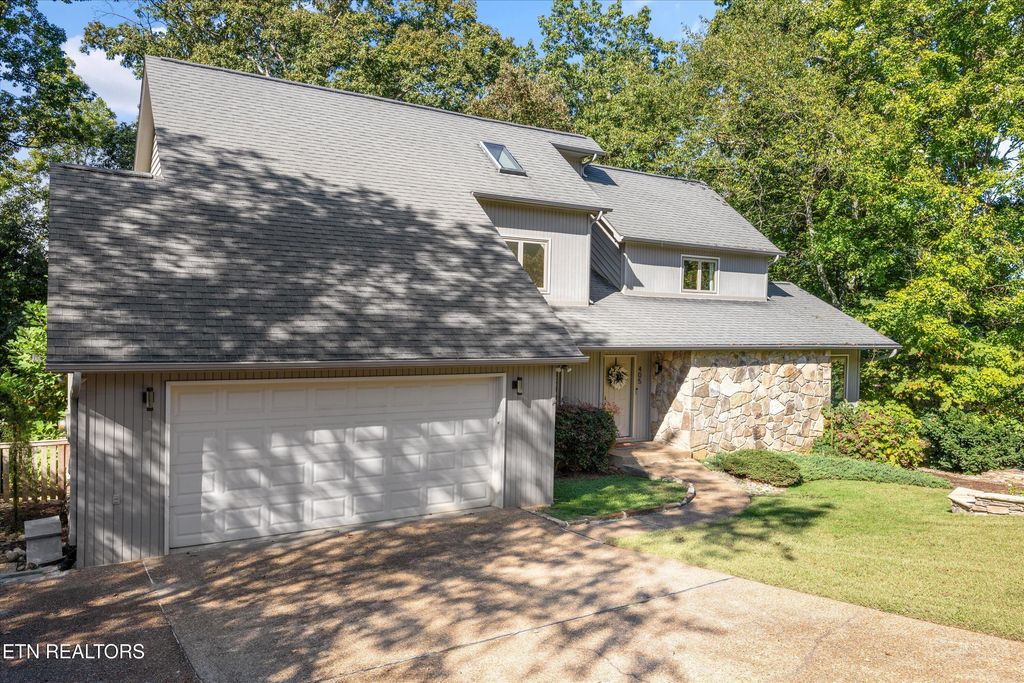 Photo of 405 Sugarwood Drive, Knoxville, TN 37934 (MLS # 1312904)