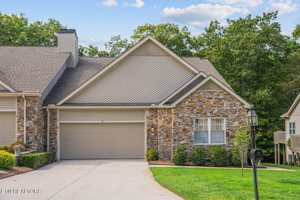 Photo of 7 Brompton Court, Crossville, TN 38558 (MLS # 1317154)