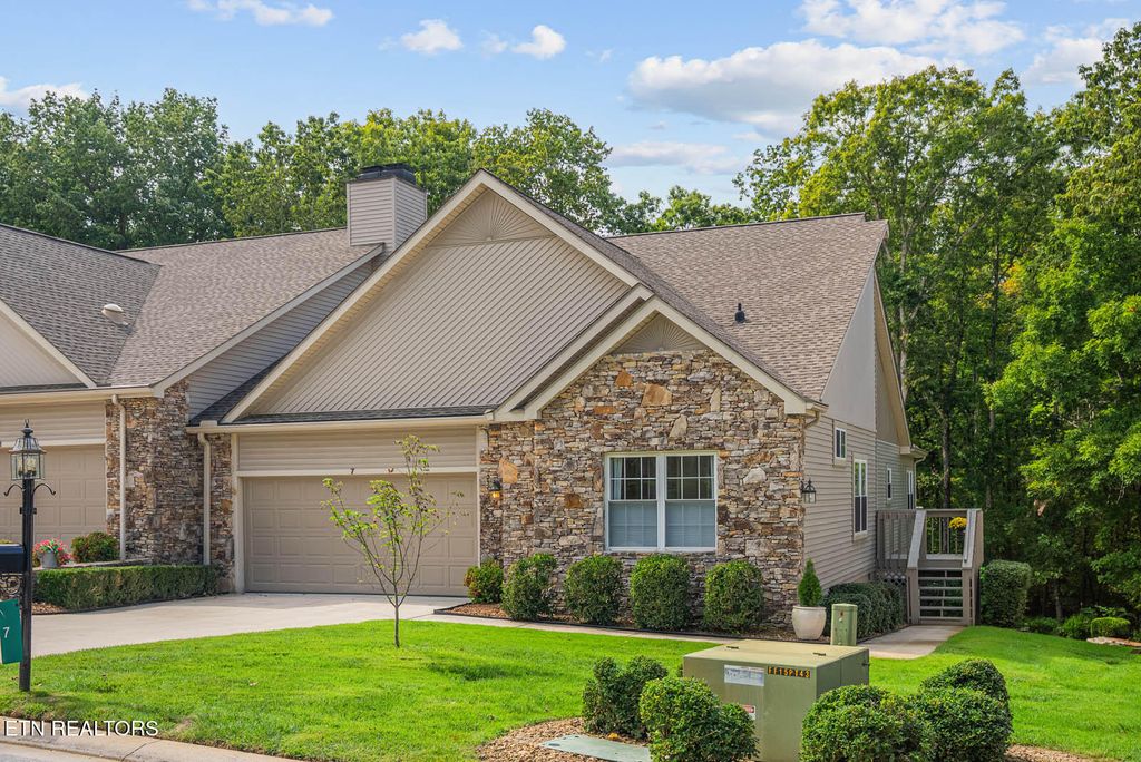 Photo of 7 Brompton Court, Crossville, TN 38558 (MLS # 1317154)