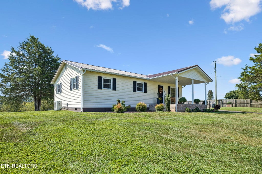 Photo of 2055 Boyds Creek Hwy, Sevierville, TN 37876 (MLS # 1353225)