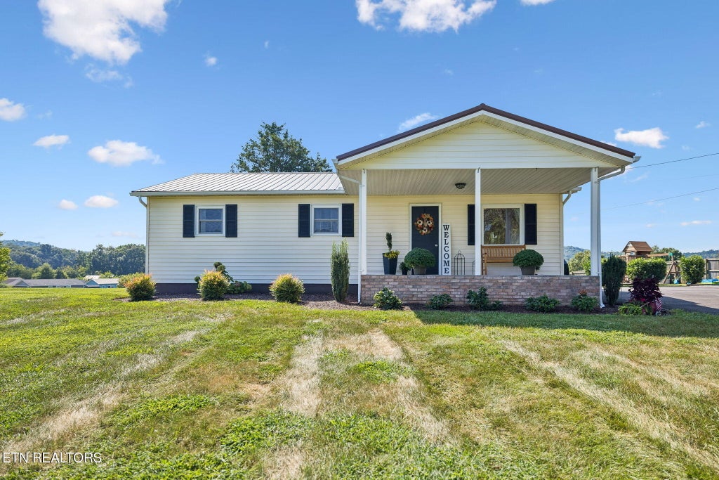 Photo of 2055 Boyds Creek Hwy, Sevierville, TN 37876 (MLS # 1353225)
