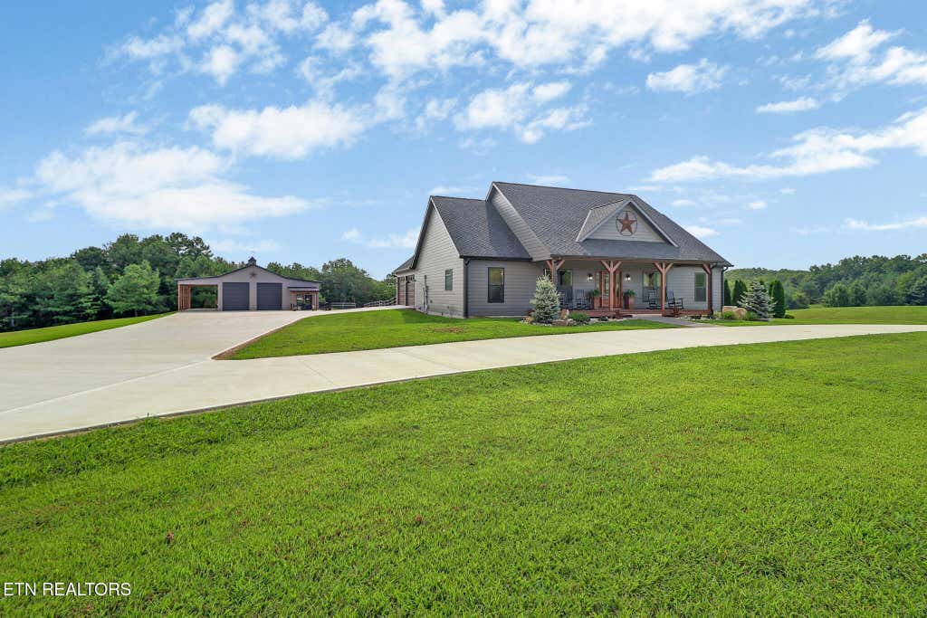 Photo of 603 Polo Place, Jamestown, TN 38556 (MLS # 1352215)