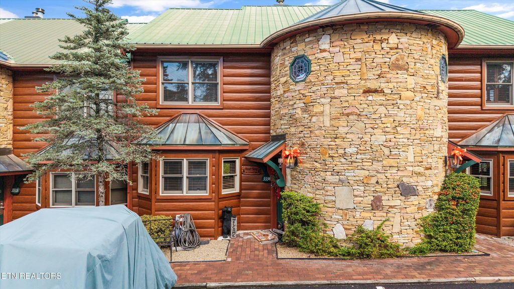 Photo of 2044 Hickory Ridge Way #3334, Sevierville, TN 37862 (MLS # 1316570)