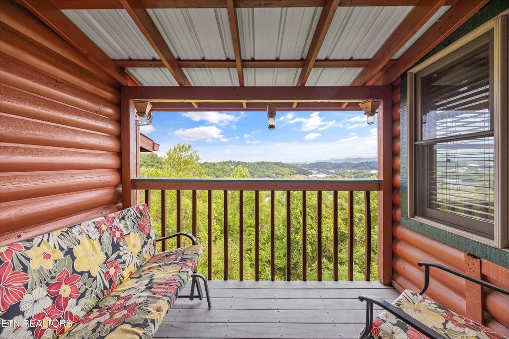Photo of 2044 Hickory Ridge Way #3334, Sevierville, TN 37862 (MLS # 1316570)