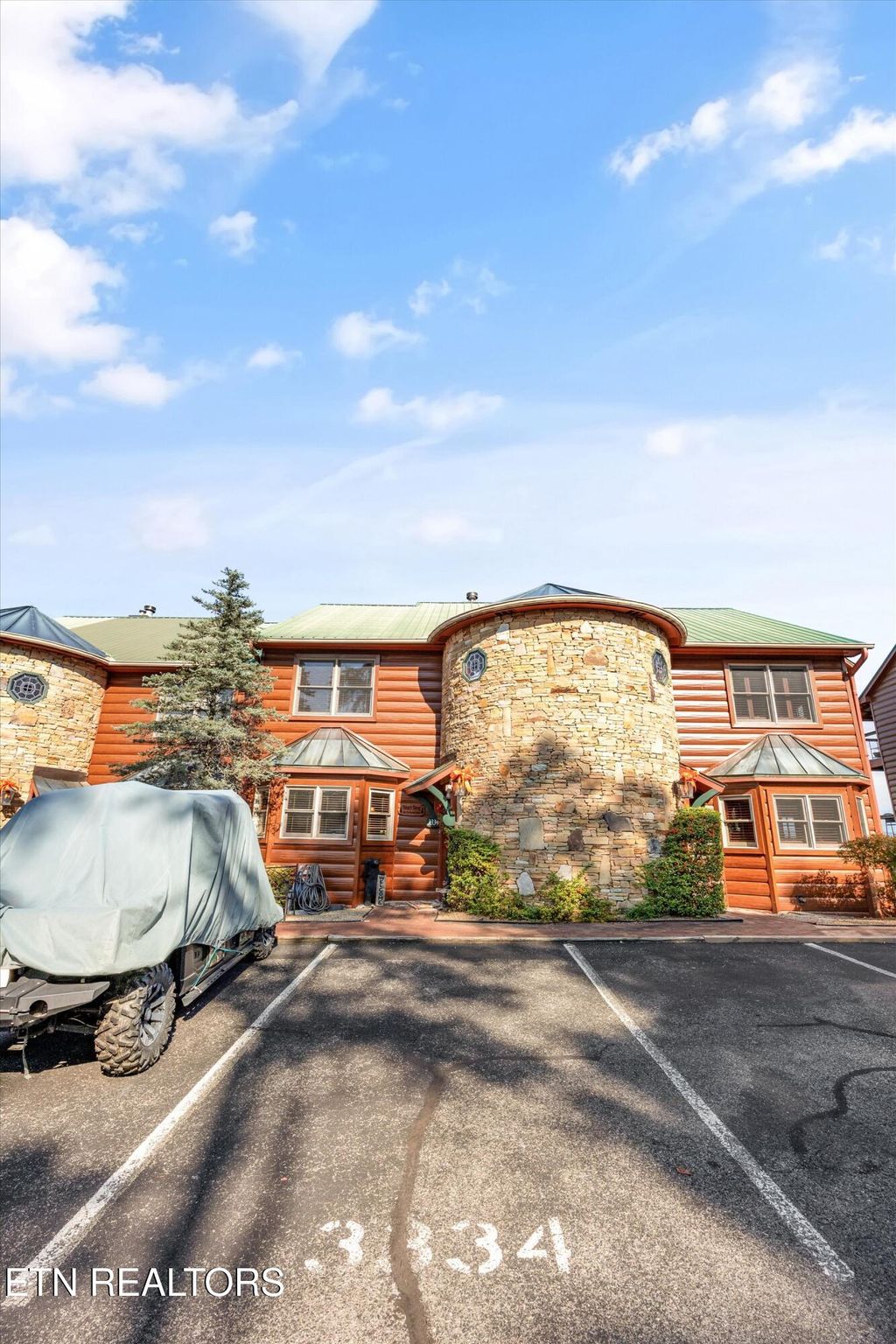 Photo of 2044 Hickory Ridge Way #3334, Sevierville, TN 37862 (MLS # 1316570)