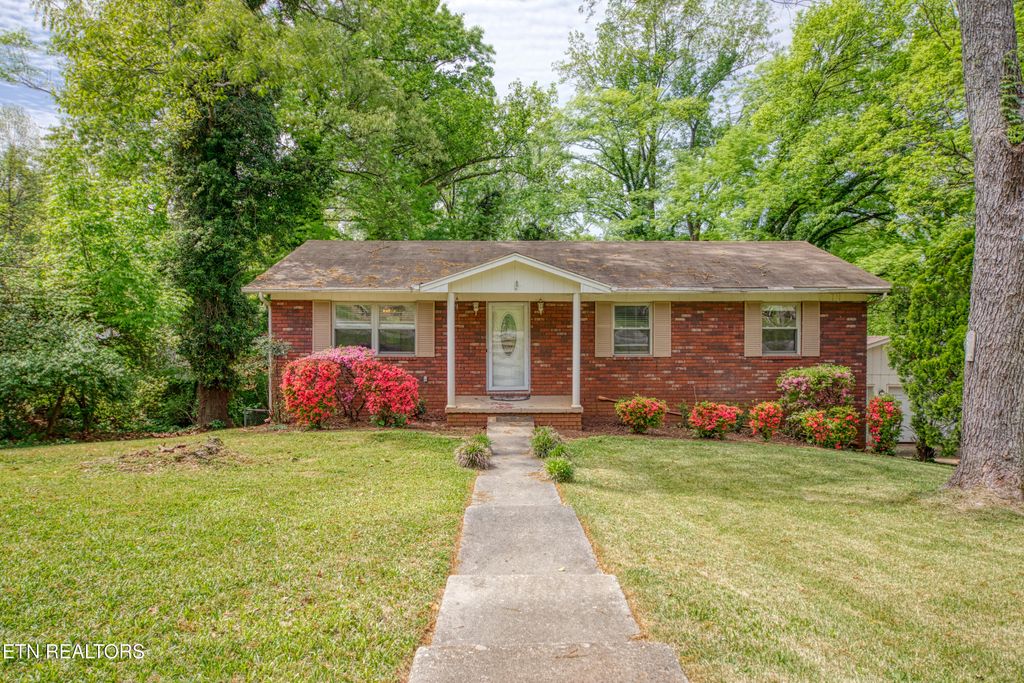 Photo of 1525 Arrow Wood Rd, Knoxville, TN 37919 (MLS # 1337042)