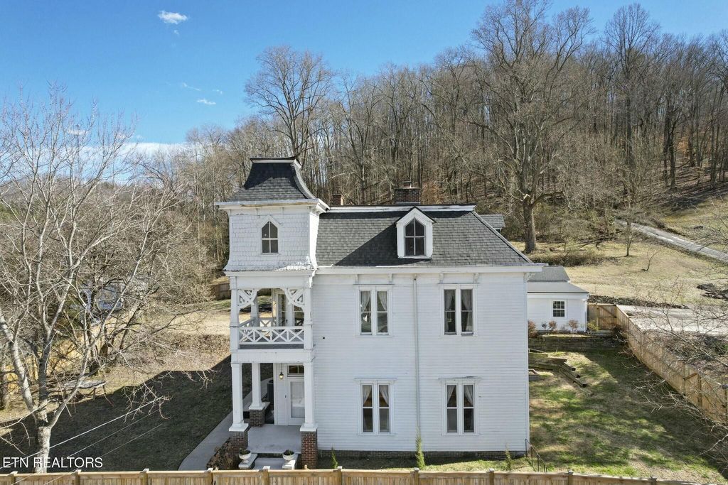 Photo of 115 Morgan St, Oliver Springs, TN 37840 (MLS # 1291585)