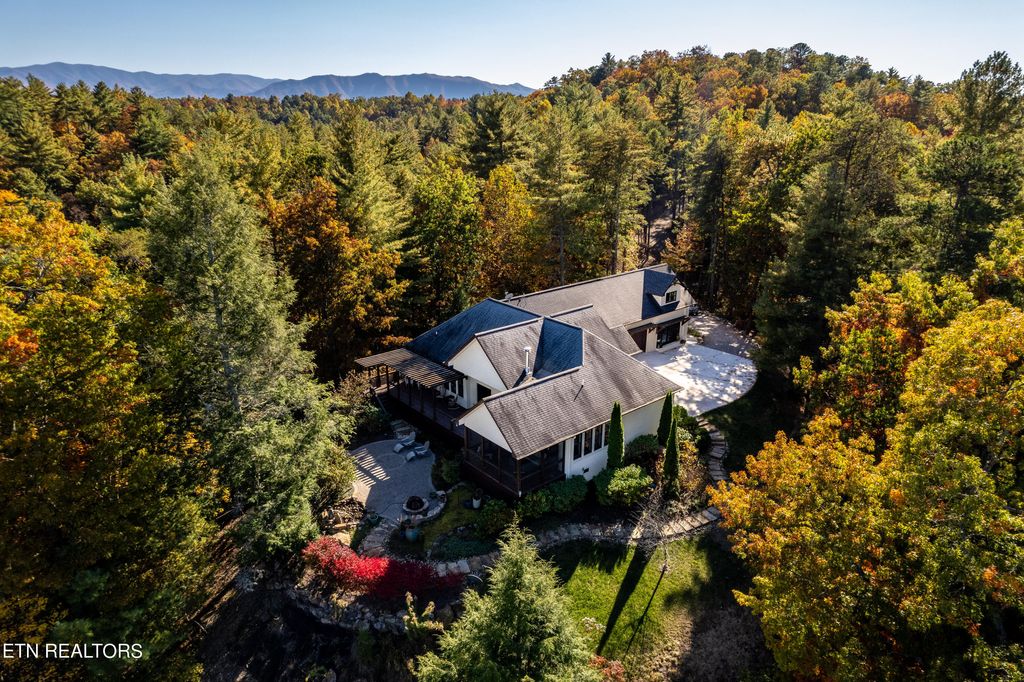 Photo of 2548 Elks Point Drive, Walland, TN 37886 (MLS # 1240334)