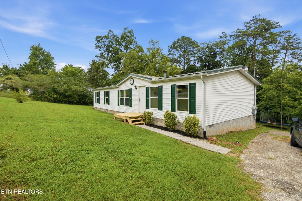 Photo of 193 3rd St, Corryton, TN 37721 (MLS # 1351576)