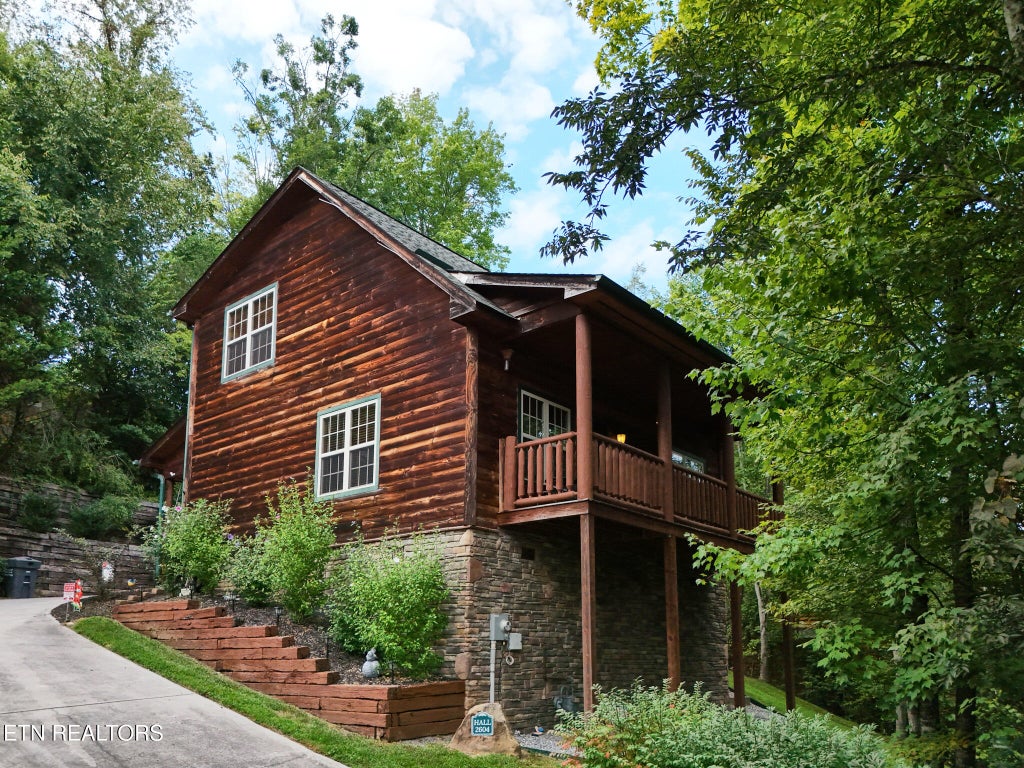 Photo of 2604 Stonebrook Drive, Pigeon Forge, TN 37863 (MLS # 1354948)