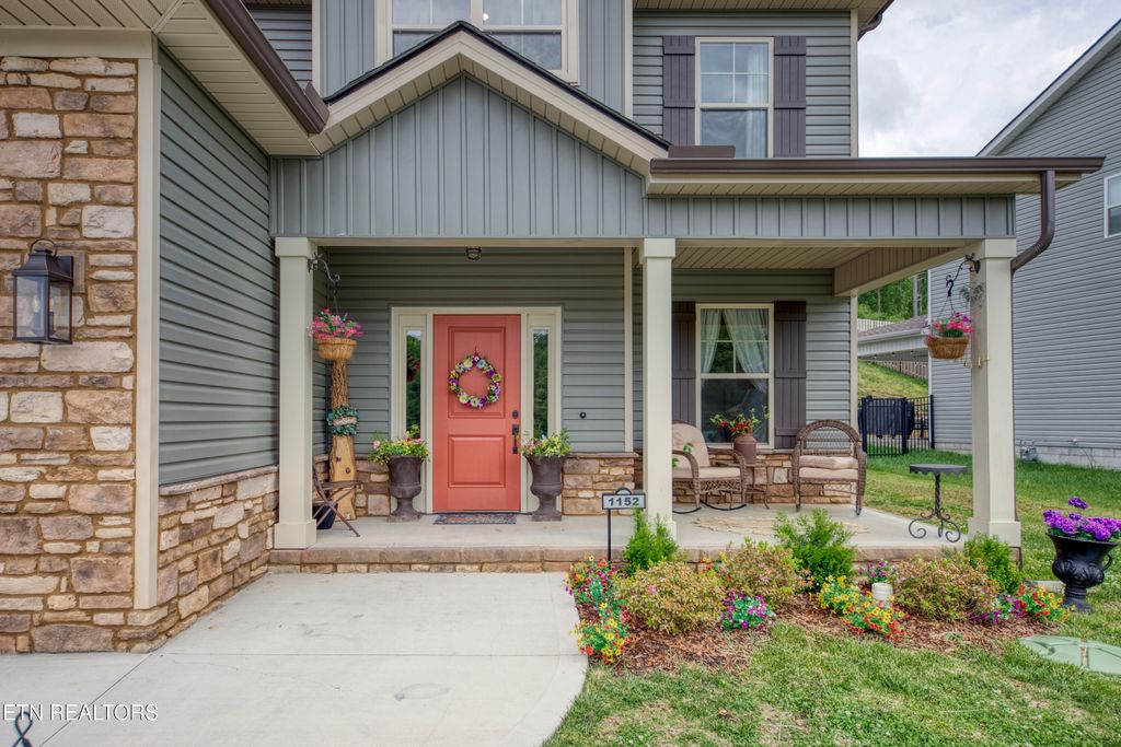 Photo of 1152 Madison Oaks Rd, Knoxville, TN 37924 (MLS # 1339108)