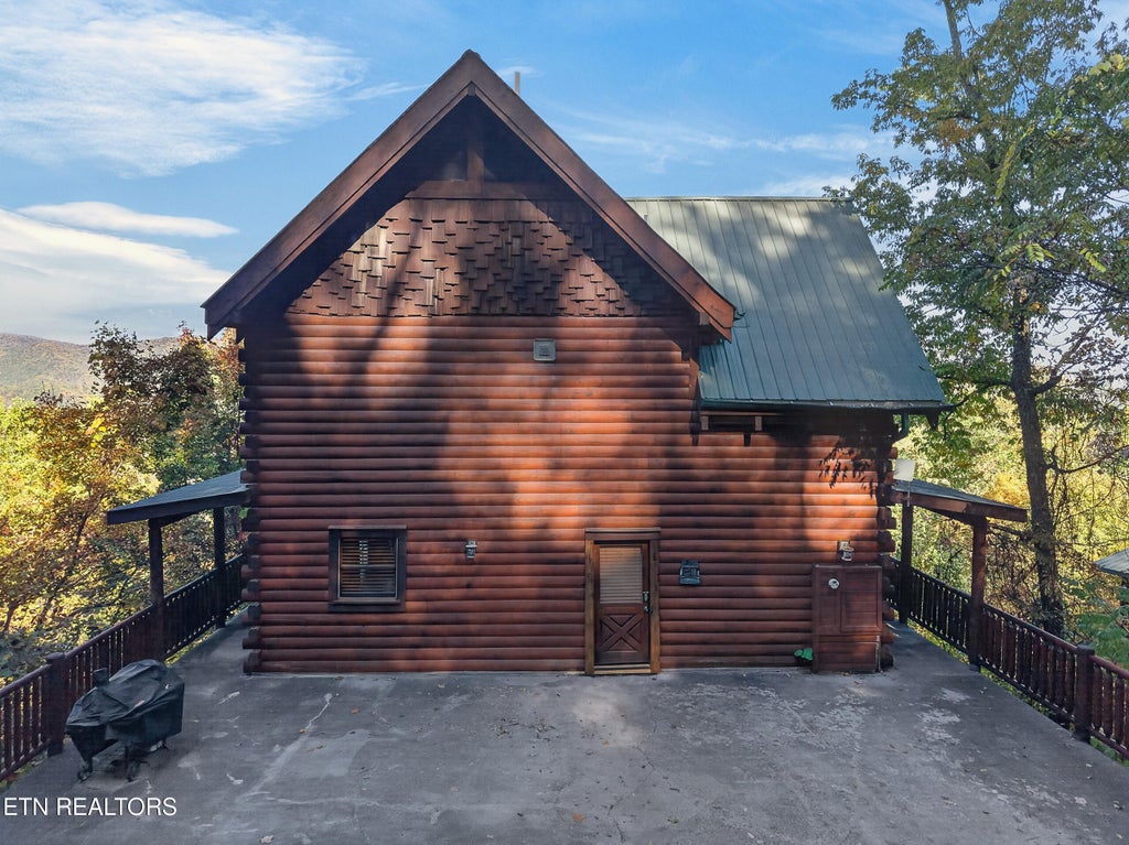 Photo of 3450 Carsons Ridge Way, Sevierville, TN 37862 (MLS # 1360497)