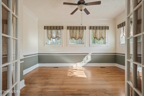Tiny photo for 518 N Main Street St, Clinton, TN 37716 (MLS # 1354156)