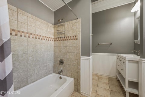 Tiny photo for 518 N Main Street St, Clinton, TN 37716 (MLS # 1354156)