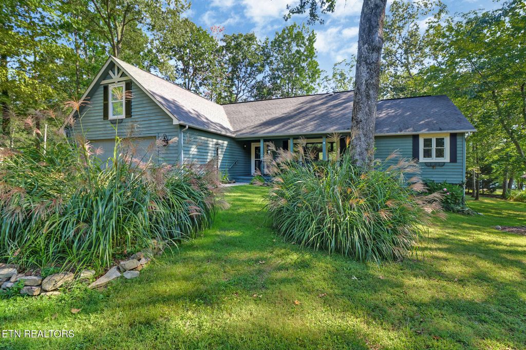 Photo of 123 Lakeview Drive, Crossville, TN 38558 (MLS # 1316717)