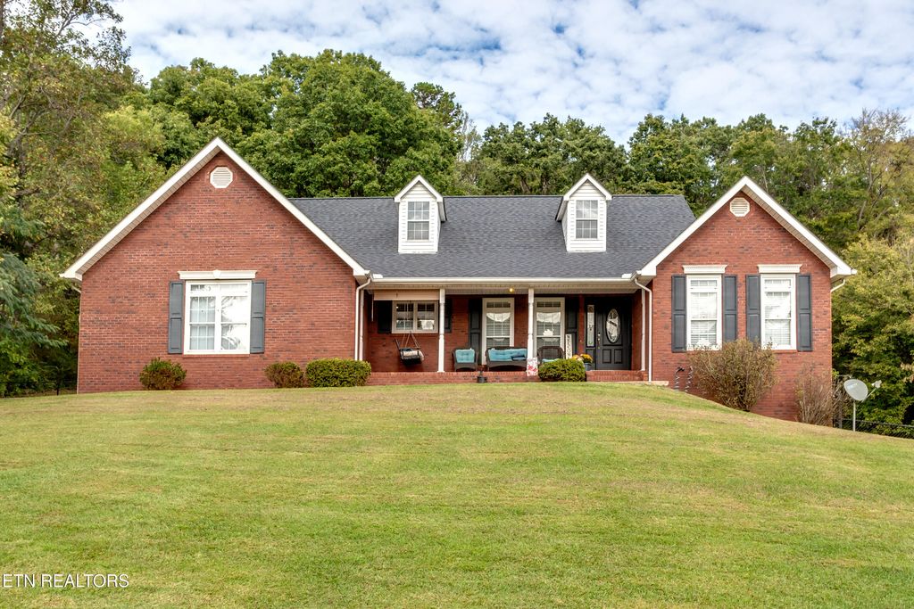 Photo of 949 Hill St, Jellico, TN 37762 (MLS # 1318228)