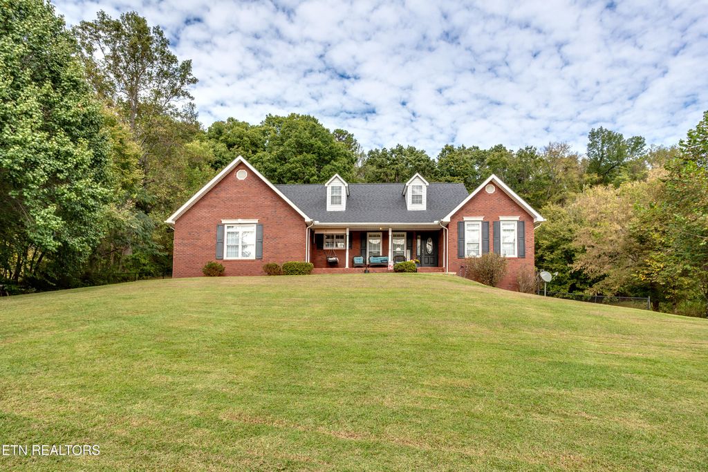 Photo of 949 Hill St, Jellico, TN 37762 (MLS # 1318228)