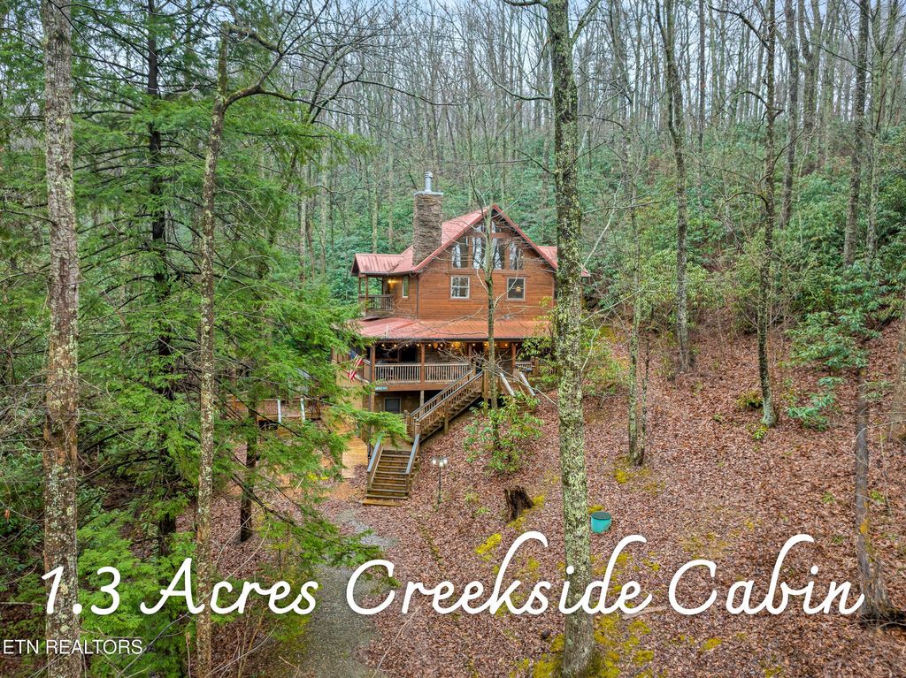 Photo of 3824 Bear Camp Way, Sevierville, TN 37862 (MLS # 1331118)