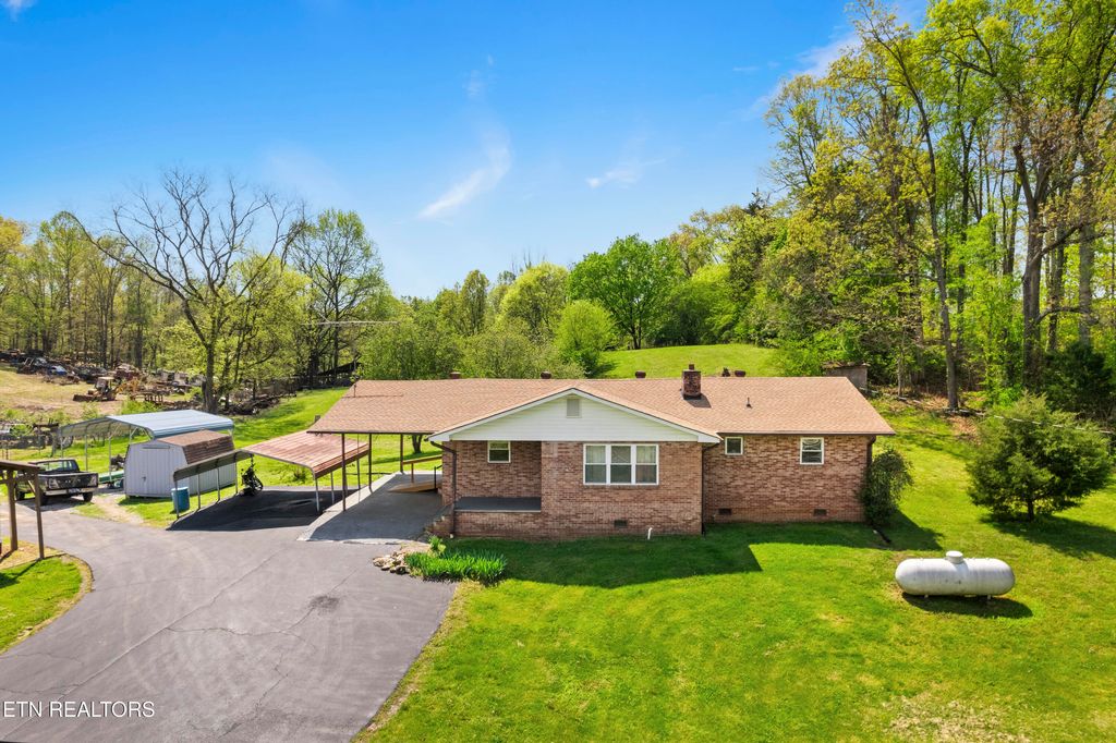 Photo of 139 Hearon Rd, Kingston, TN 37763 (MLS # 1297388)