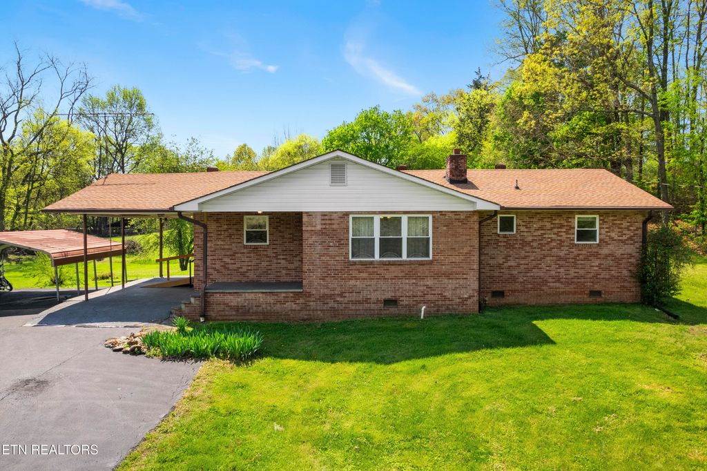 Photo of 139 Hearon Rd, Kingston, TN 37763 (MLS # 1297388)