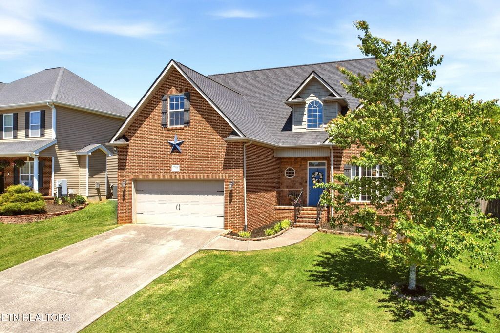 Photo of 1745 Point Wood Drive, Knoxville, TN 37920 (MLS # 1340930)