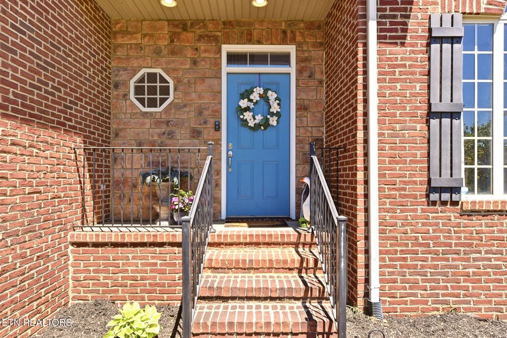Photo of 1745 Point Wood Drive, Knoxville, TN 37920 (MLS # 1340930)