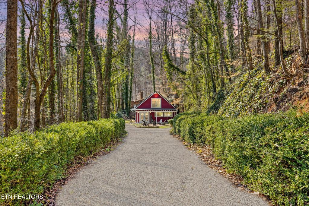 Photo of 335 Sugar Mountain Way, Pigeon Forge, TN 37863 (MLS # 1308504)